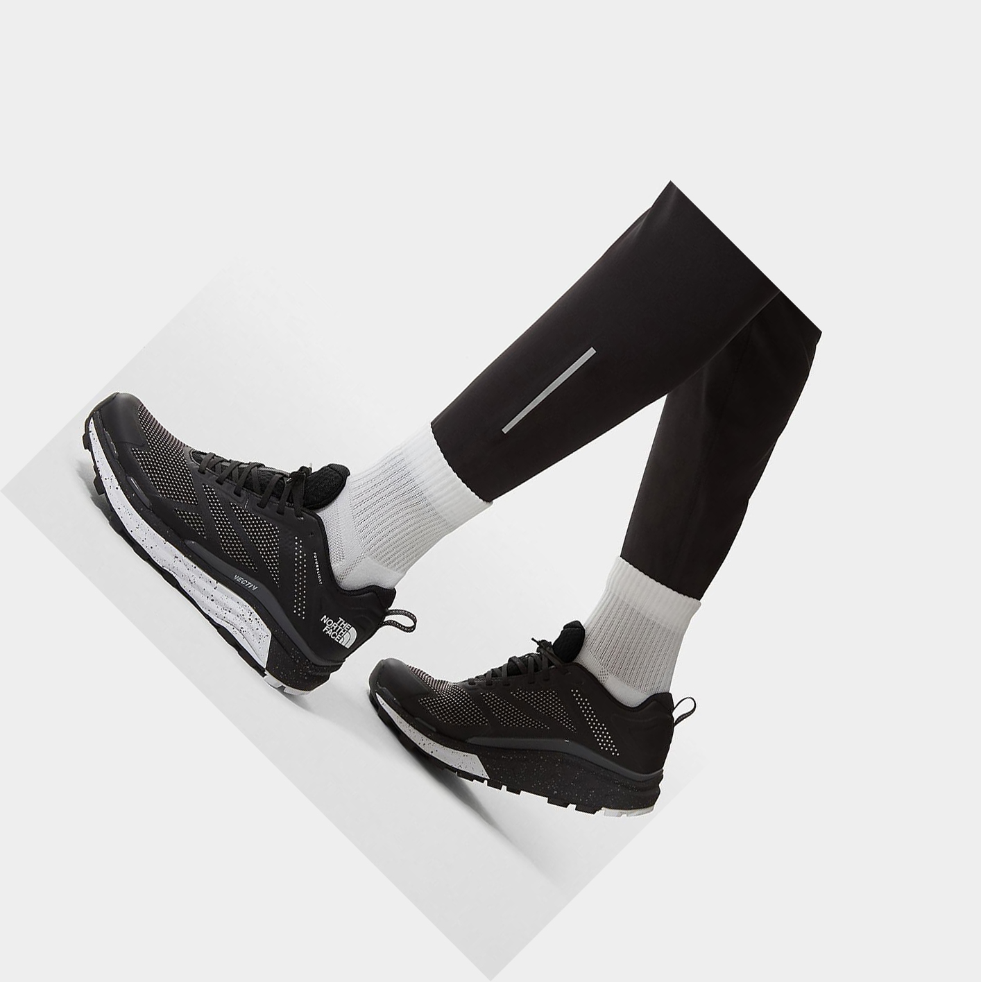 Men's The North Face VECTIV™ FUTURELIGHT™ Enduris Reflect Trail Running Shoes Black White | US986PROH
