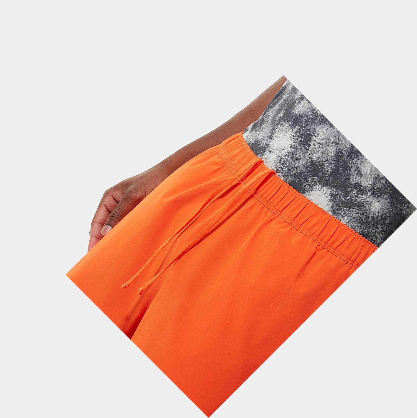 Men's The North Face Wander Shorts Orange | US759AEVG
