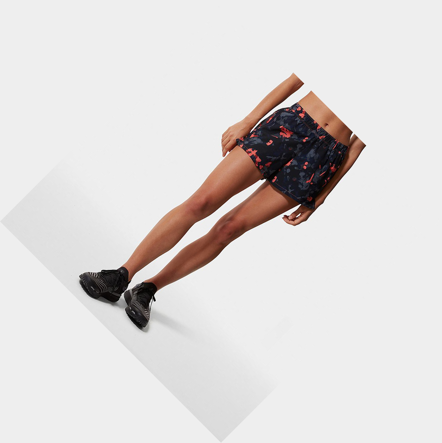 Women\'s The North Face Printed Wander Shorts Orange | US849GCBP